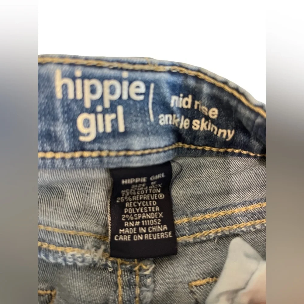 Hippie Girl Skinny Midrise Raw Hem Jeans Distressed Size 5 EUC